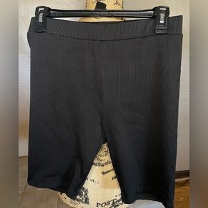 H&M Divided black Textured Bike shorts High waisted stretch comfort Size M